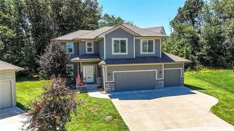 1016 SE Forest Ridge Court, Blue Springs, MO 64014