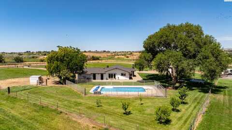 10401 N McDonald Road, Prosser, WA 99350