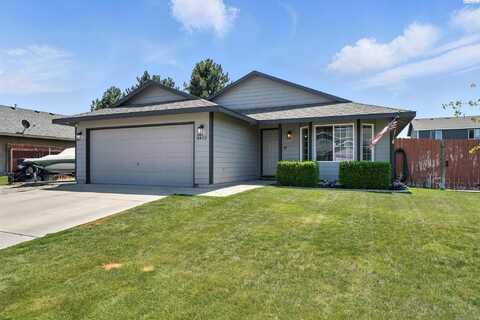 6412 Robinson Dr, Pasco, WA 99301
