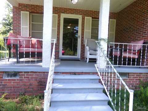 81 Holland St, Castleberry, AL 36432