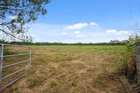 Cr 304, Jourdanton, TX 78026