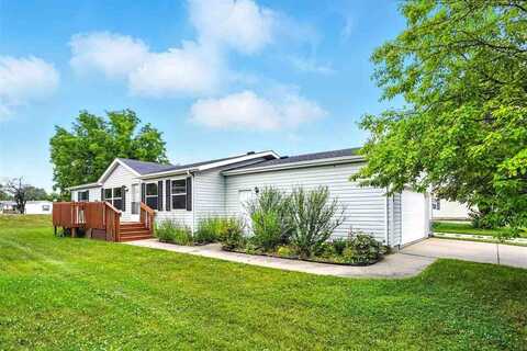 138 Paddock Cir, IowaCity, IA 52240