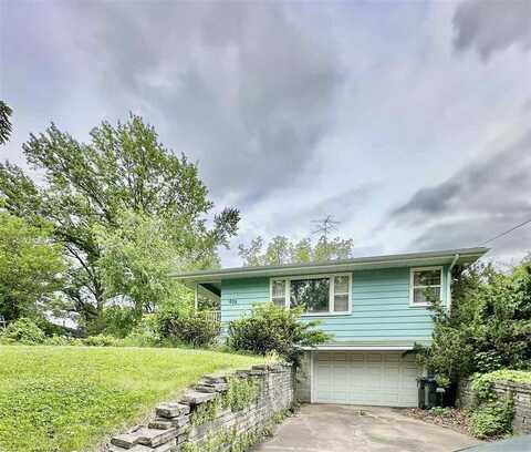 635 Whiting Ave, IowaCity, IA 52245