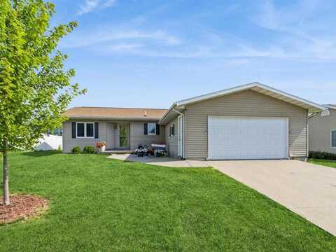 206 Buckeye Ln., Riverside, IA 52327