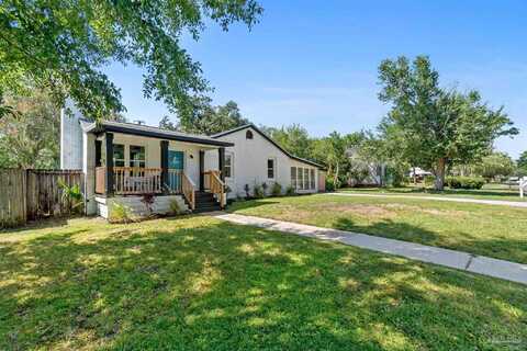 303 SE Syrcle Dr, Pensacola, FL 32507