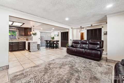 8 S Canyon St, Nampa, ID 83651