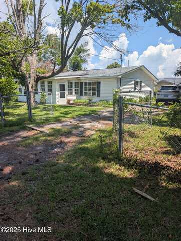 151 Charles Street, Newport, NC 28570