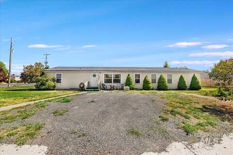 2986 4th Ave, Twin Falls, ID 83301