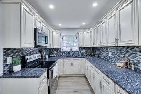 3109 Snowden Drive, Bushkill, PA 18324
