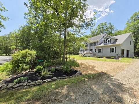 210 Grouse Run, Cresco, PA 18326