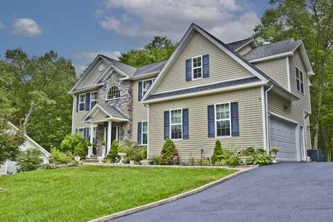 603 Washington Crossing, East Stroudsburg, PA 18301