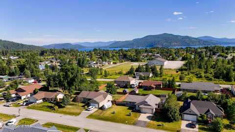 208 Brittany Loop, Sandpoint, ID 83864