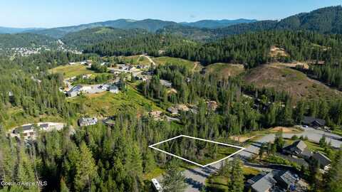 120 Blazing Saddle Ct, Pinehurst, ID 83850