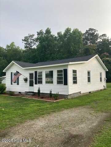 604 Laroque Avenue, Maysville, NC 28555