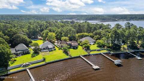 138 White Oak Bluff Road, Stella, NC 28582