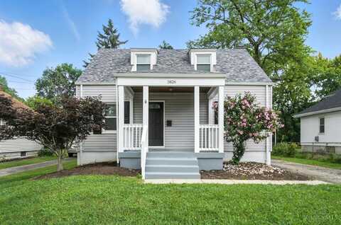 3826 Berkley Circle, Silverton, OH 45236