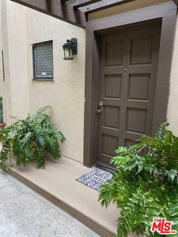 913 17th St, Santa Monica, CA 90403