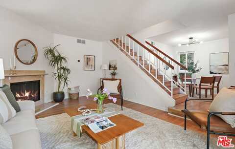 18411 Hatteras St, Tarzana, CA 91356