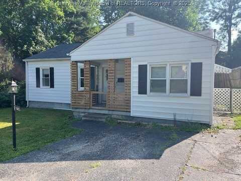 934 Village Drive, South Charleston, WV 25309