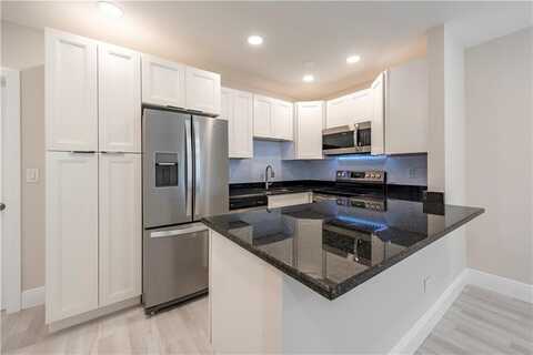628 NE 8th Ave, Fort Lauderdale, FL 33304