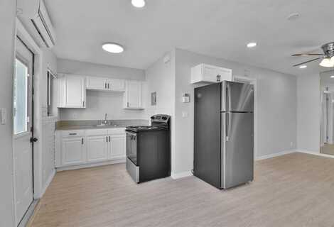 6101 NW 9th Ct, Pompano Beach, FL 33063