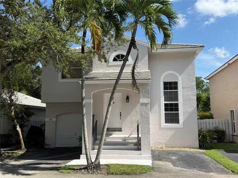 9840 NW 9th Ct, Plantation, FL 33324