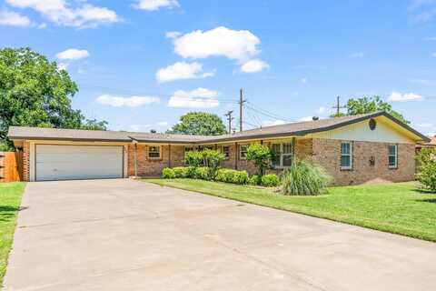 5204 7th Street, Lubbock, TX 79416