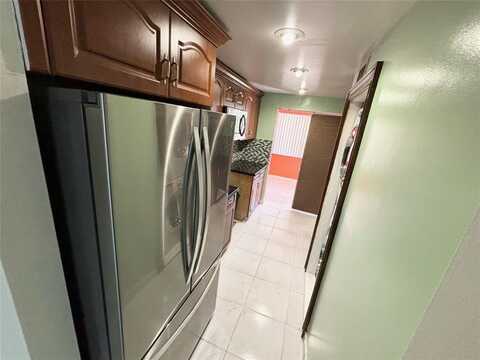 7401 NW 16th St, Plantation, FL 33313