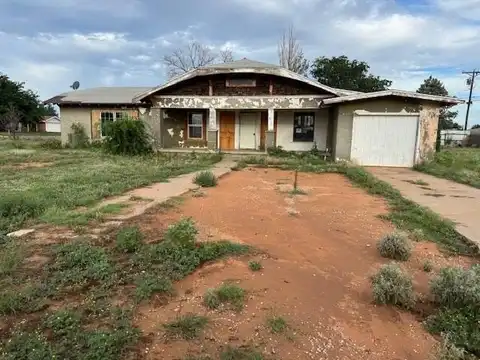 612 SE 7th Street, Morton, TX 79346