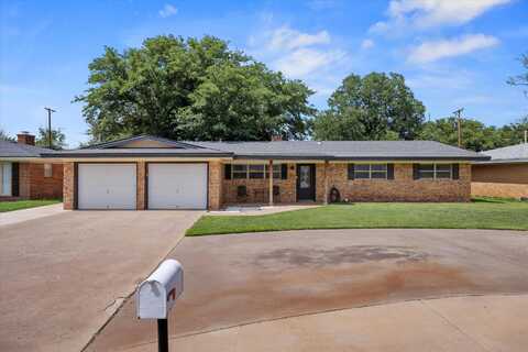 221 Redwood Lane, Levelland, TX 79336