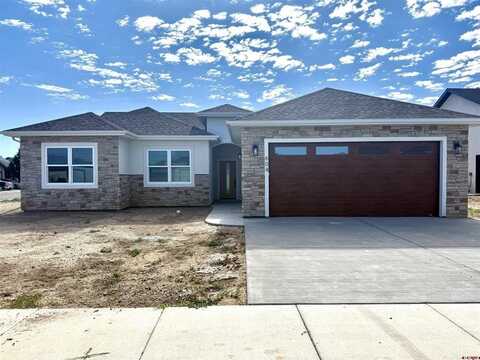 604 Carbonero Avenue, Montrose, CO 81401
