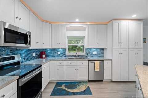 372 SE Oakridge Drive, Port Saint Lucie, FL 34984