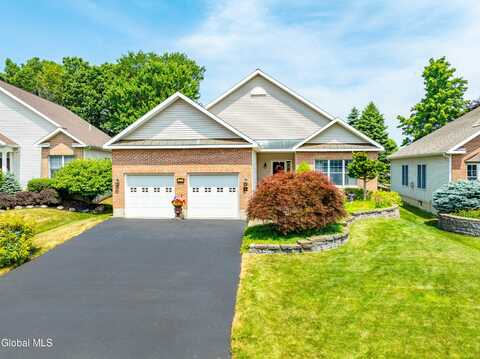 27 Cheshire Way, Loudonville, NY 12211