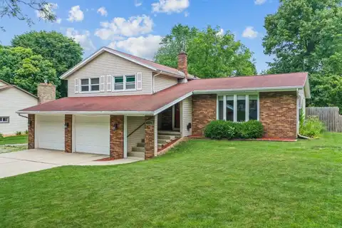 158 WINCHESTER Way, GREEN BAY, WI 54302