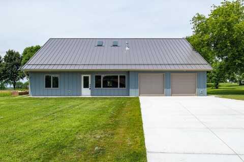 N8568 SEWARD Drive, BERLIN, WI 54923