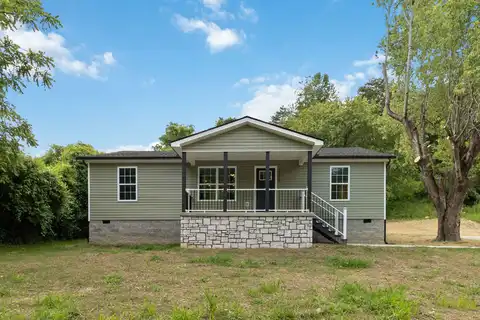 290 Walton Road, Irvine, KY 40336