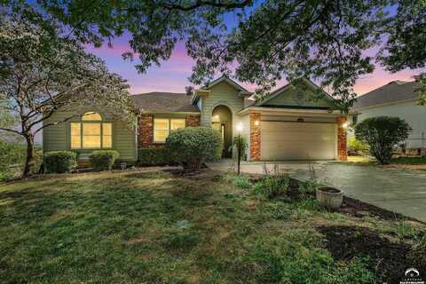 2221 Rodeo Drive, Lawrence, KS 66047