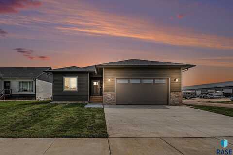141 Caulfield St, Harrisburg, SD 57032