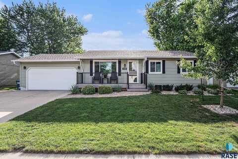 5205 S Danberry Dr, Sioux Falls, SD 57106