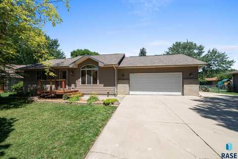 700 Chestnut St, Harrisburg, SD 57032