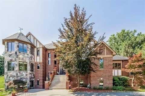 31085 ESTATE WOODS Court, Farmington Hills, MI 48331