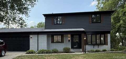 31035 Manhattan Street, Saint Clair Shores, MI 48082