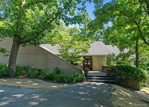 1983 Sherwood Glen, Bloomfield Hills, MI 48302