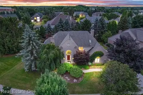 3565 Heron Ridge Drive, Rochester Hills, MI 48309