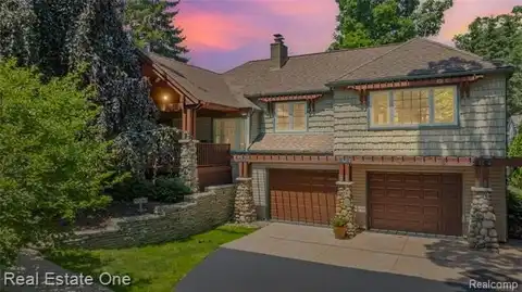 25740 Farmbrook Road, Southfield, MI 48034