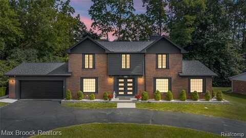 5534 Apple Ridge Trail, West Bloomfield, MI 48322
