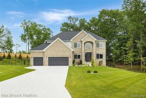 460 Lake Manitou Trail, Oxford, MI 48371