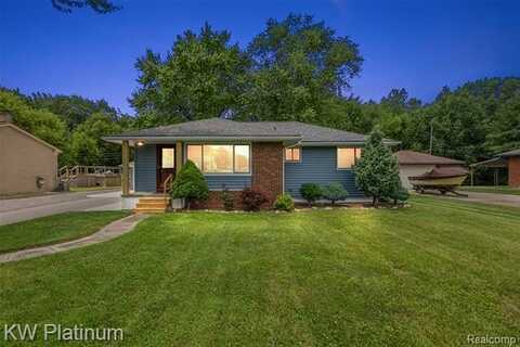 39365 Memory Lane, Harrison Township, MI 48045