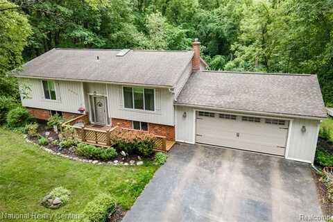 4855 Crestview Drive, Clarkston, MI 48348
