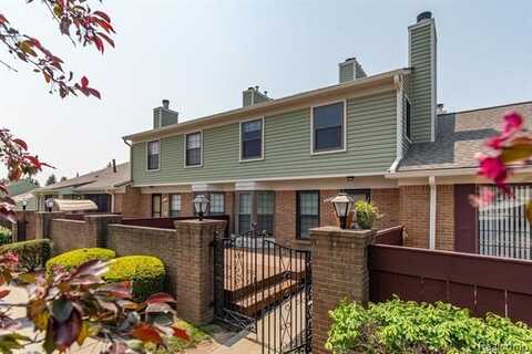 31117 COUNTRY Bluff, Farmington Hills, MI 48331